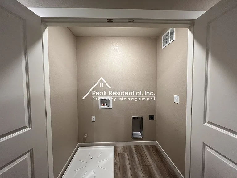 2973 Bowery Ln — Photo 10