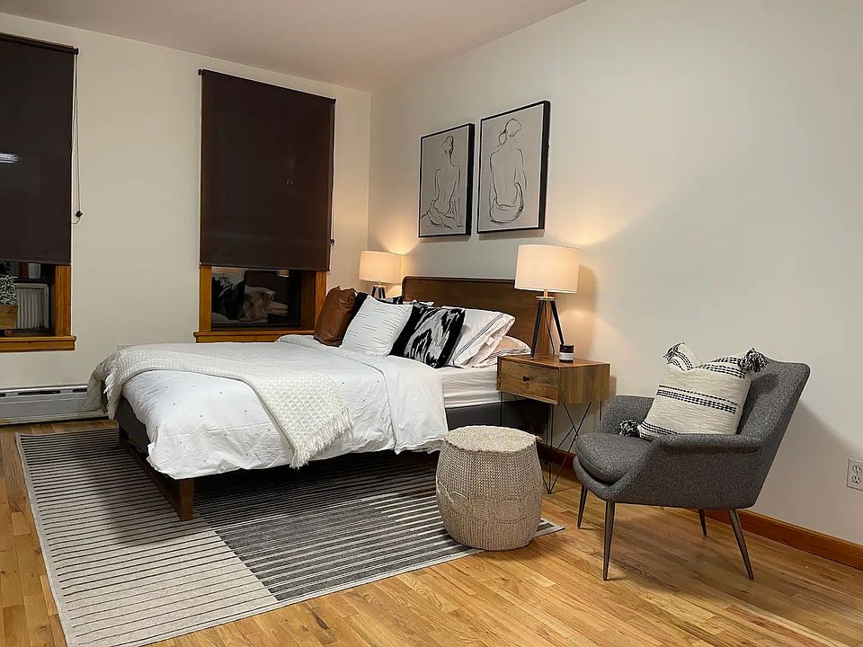 1st image of 409 W 39th St APT 3C