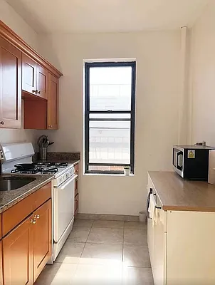 Rented by Grand Group Realty | media 8