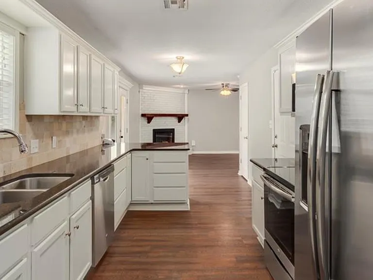 2705 W Meadowlark Dr — Photo 2