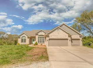 150 McNeil Ln, Caseyville, IL 62232