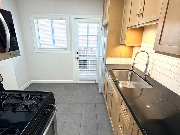 4th image of 156 Bennett Ave #D