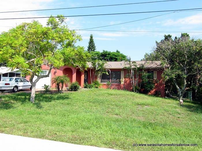1st image of 70 Crestview Dr