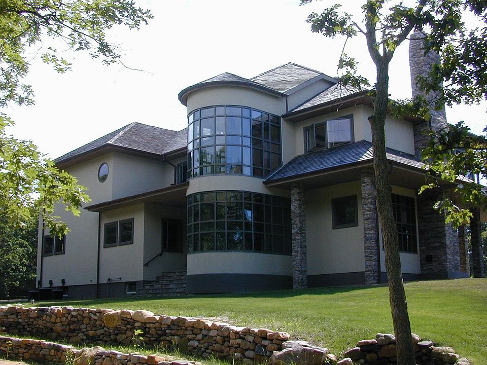 1st image of 12 Penn Dr