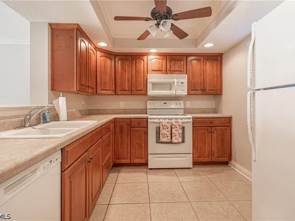 1660 Pine Valley Dr APT 110, Fort Myers, FL 33907