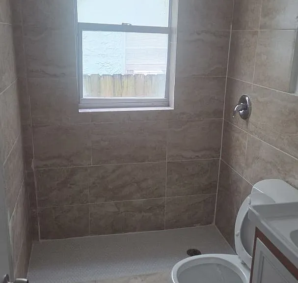 959 Vizcaya Apartments / Brick Five — Photo 4