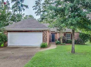208 Greensview Dr, Brandon, MS 39047