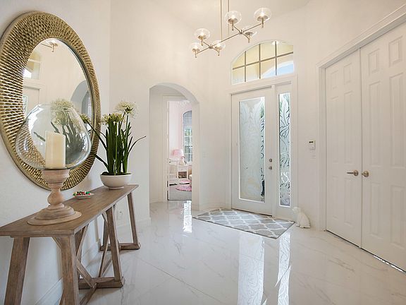 Home For Sale In Woodfield Country Club