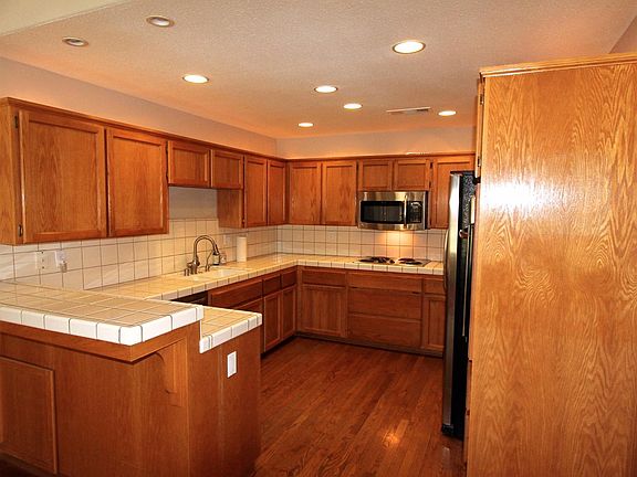 4th image of 2162 E Niles Ave