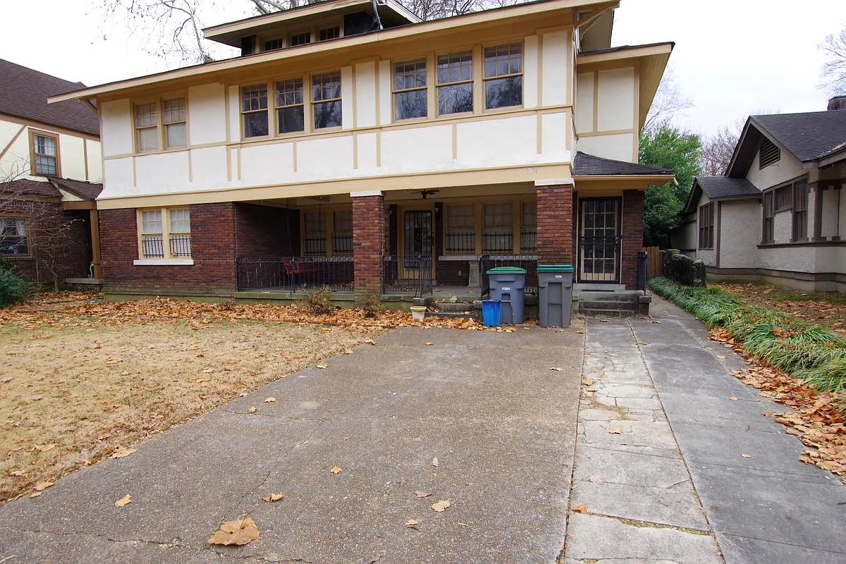 2 bed, 2000 sqft, $1,600 — Photo 1