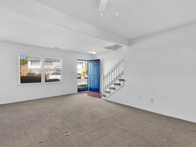 Belmont Heights Apartments & Townhomes — Photo 75