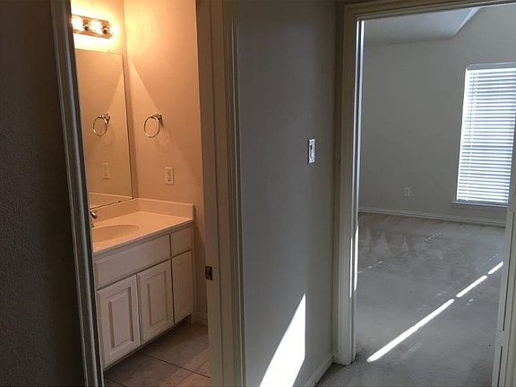 4th image of 2348 Janna Way