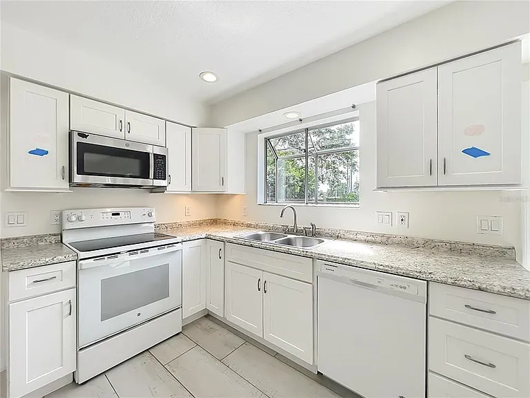 650 Whittingham Pl — Photo 19