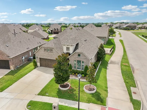 600 Race Dr, Heath, TX 75126