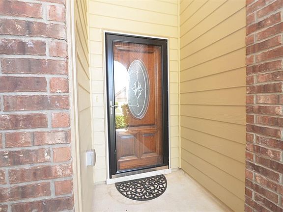 3rd image of 6914 Stevenson Dr