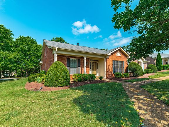 3rd image of 1526 Brentwood Pointe