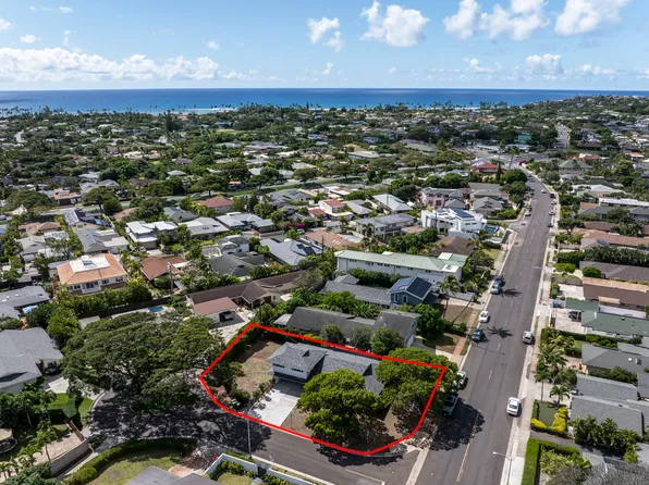 4207 Puulani Pl, Honolulu, HI 96816