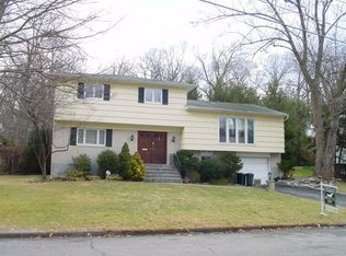 71 Shepherds Dr, Scarsdale, NY 10583