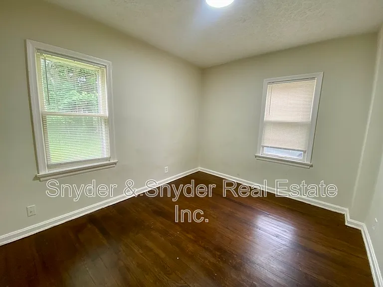 1011 Cordova Ave — Photo 13