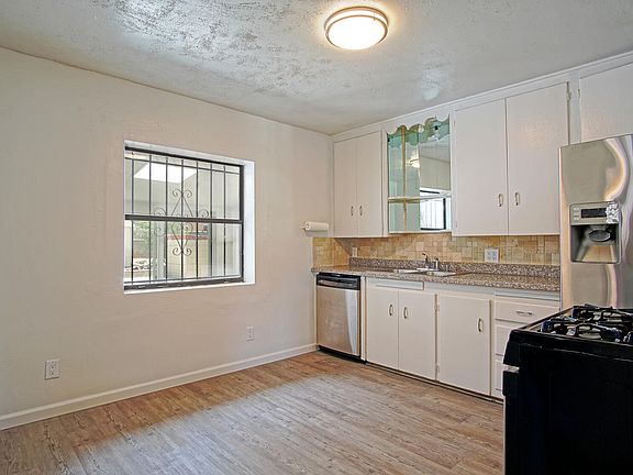 3rd image of 1342 Dartmouth Dr NE