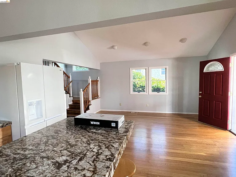 2438 Martin Luther King Jr Way — Photo 3
