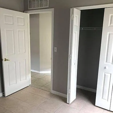 2809 Berkshire Cir — Photo 21