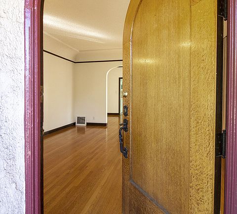 4th image of 800 N La Fayette Park Pl