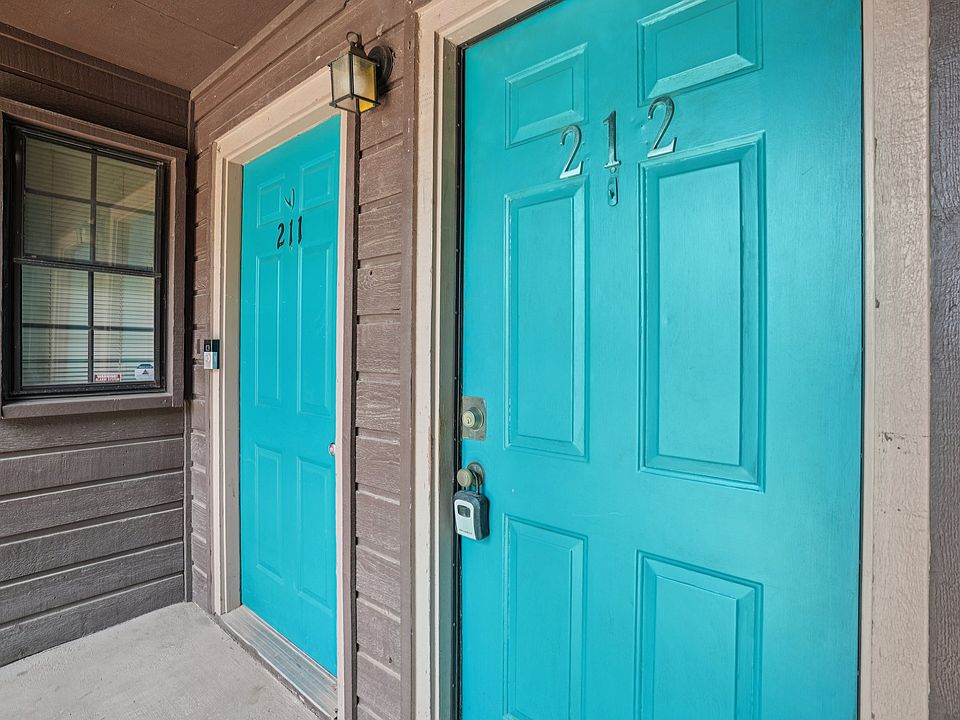 1st image of 4212 Medical Dr APT 212
