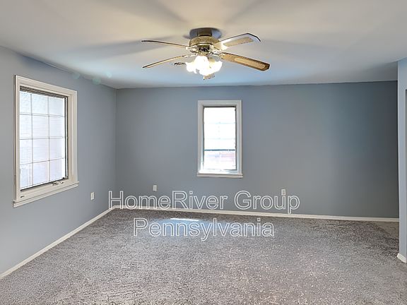 3rd image of 105 E Barr St