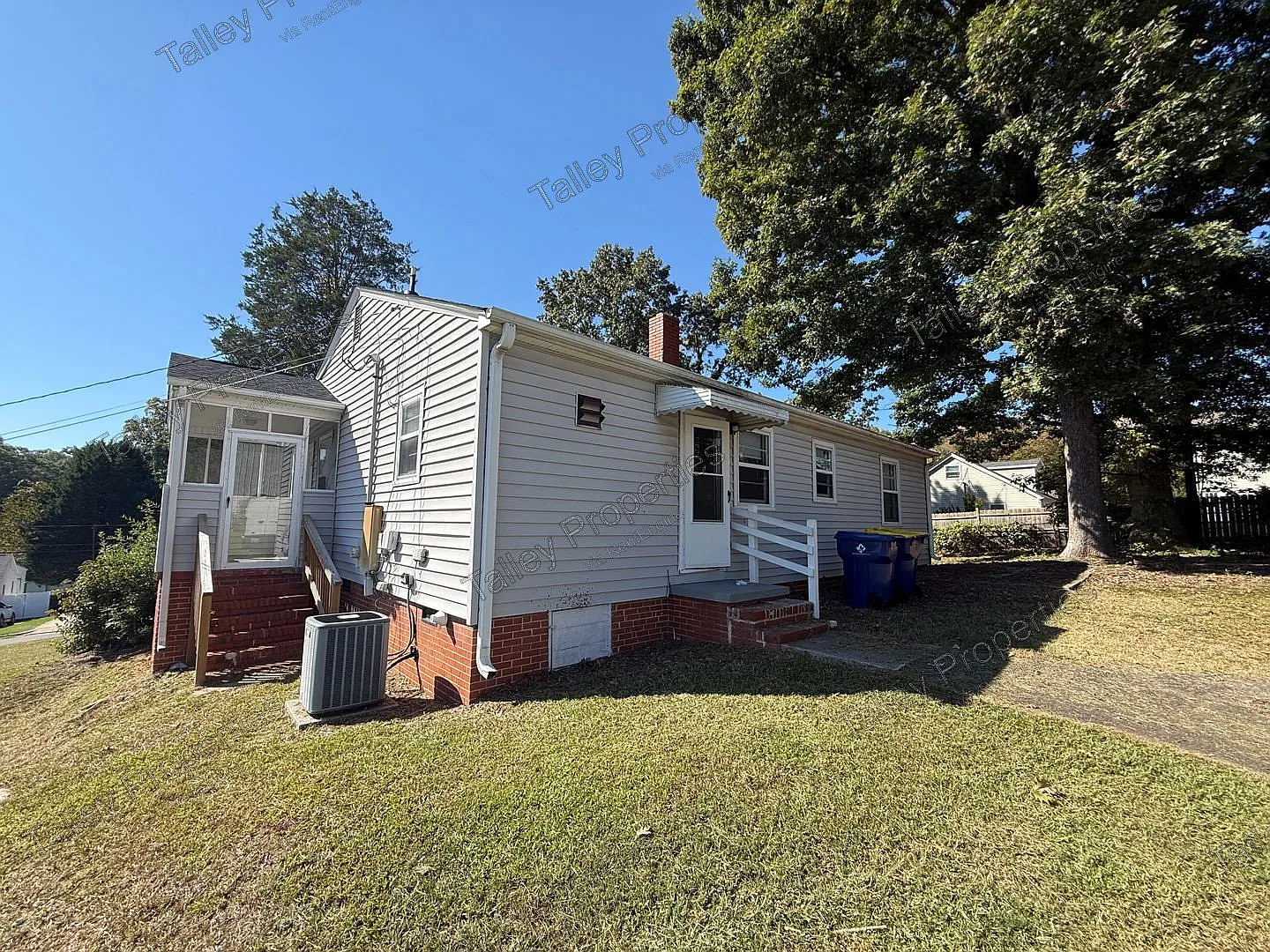 2 bed, 1.0 bath, 1200 sqft, $1,699 — Photo 3
