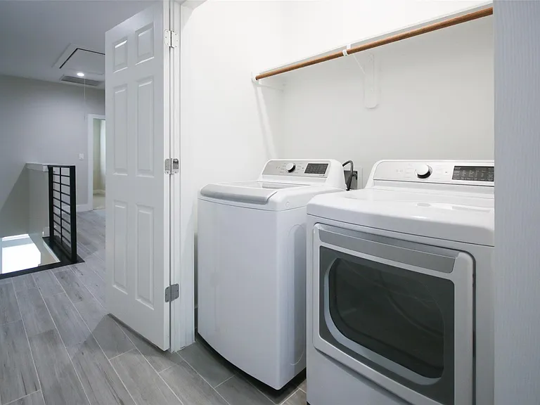 5113 Hershe St #B — Photo 31