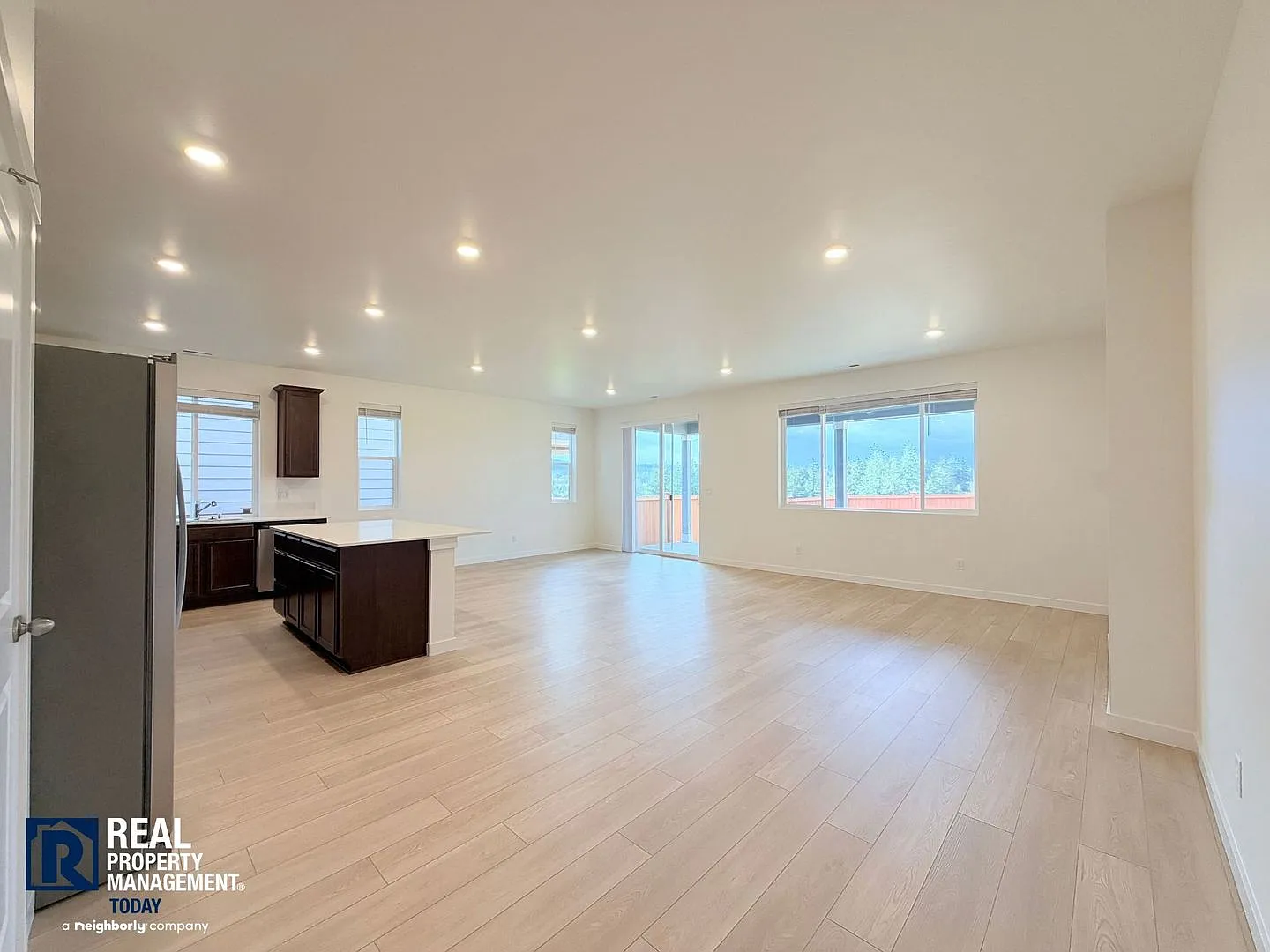 Modern Puyallup Living | Spacious Loft, Covered Patio & Central A/C — Photo 3