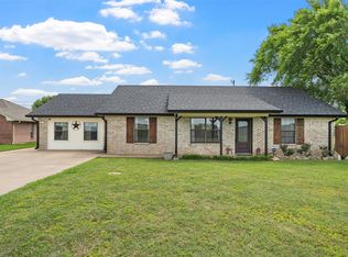 401 Lee Ln, Lorena, TX 76655