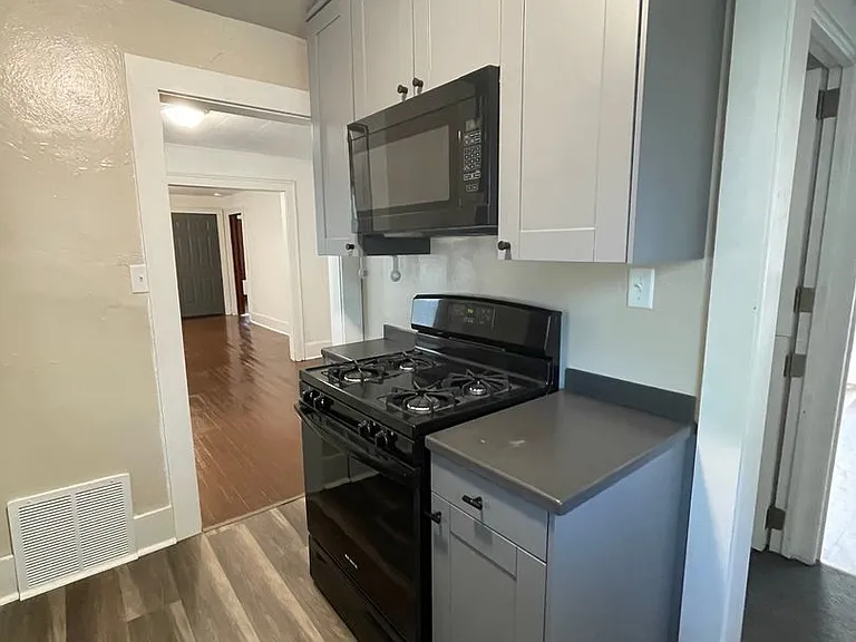 2805 Kossuth St — Photo 9