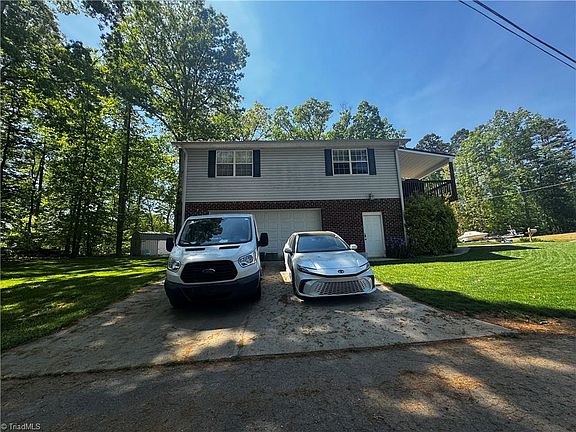 3rd image of 103 Robinhood Rd