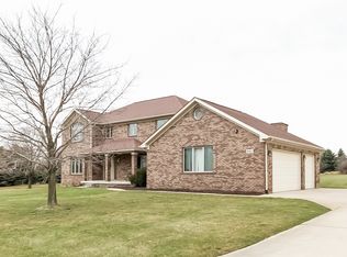 8567 Southridge Dr, Howell, MI 48843