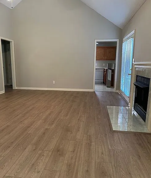 3427 Poplar Hl — Photo 3