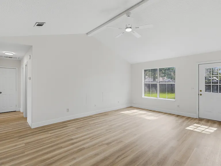 308 Dogwood Ct — Photo 6