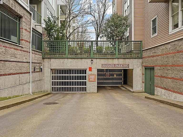 1710 SW Harbor Way #301 — Photo 4