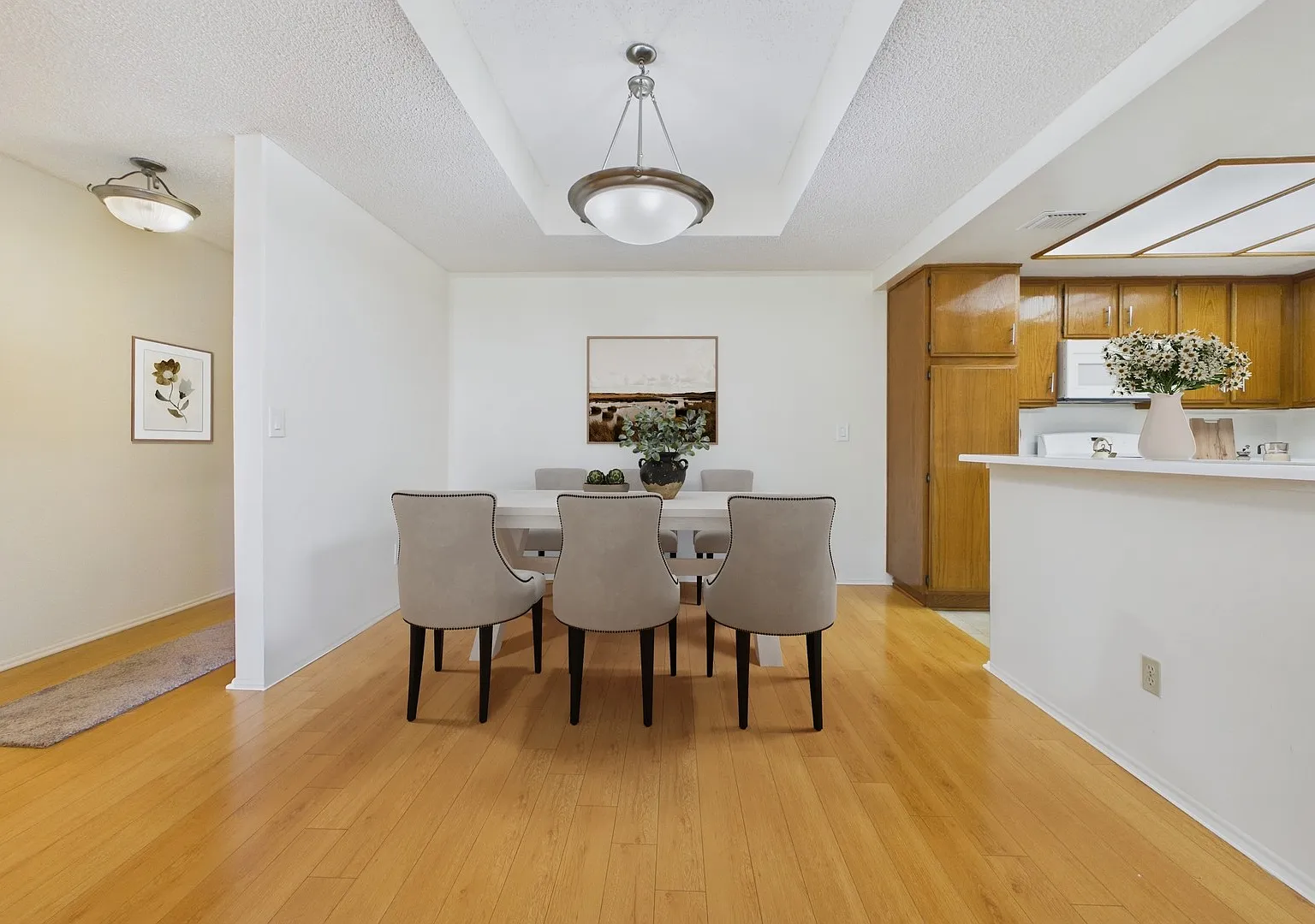 11641 Valley Spring Lane Apartments — Photo 3