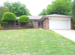 1609 Pine Oak Dr, Edmond, OK 73013