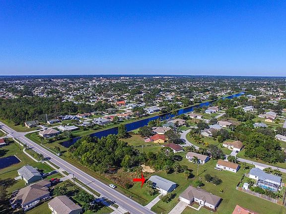 4th image of 2649 SE Melaleuca Blvd