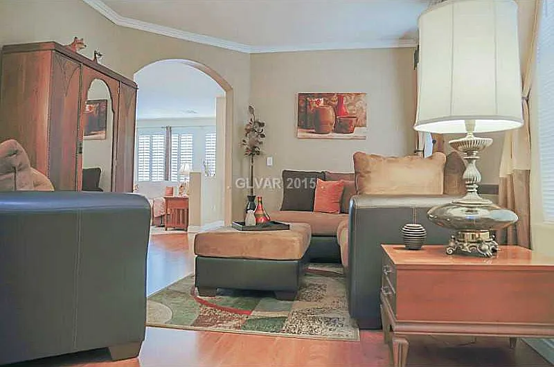 8 bed, 2996 sqft, $4,500 — Photo 3