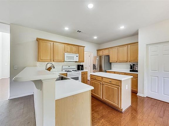5th image of 2781 Stillwater Lake Ct