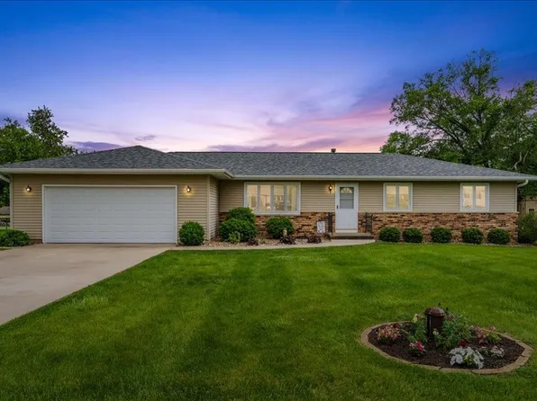 989 Arica Ave, Marion, IA 52302