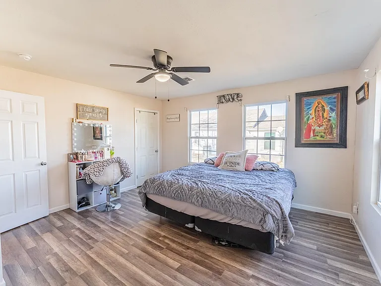 604 W A St — Photo 19