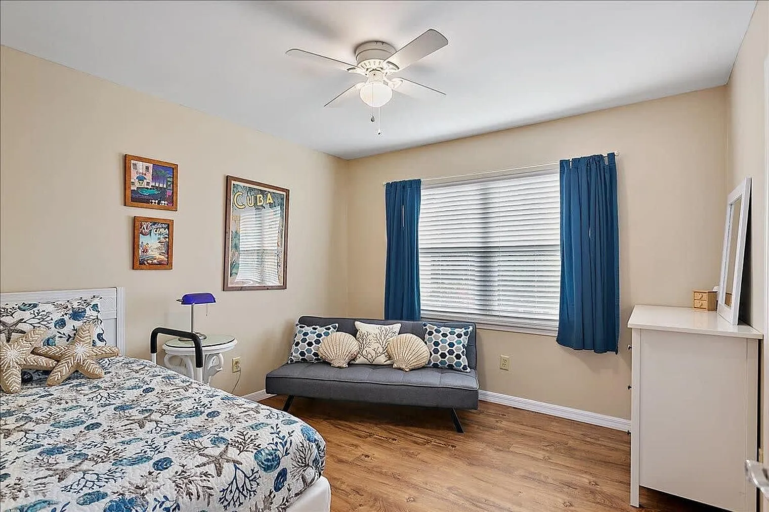 2 bed, 2.0 bath, 947 sqft, $2,820 — Photo 3