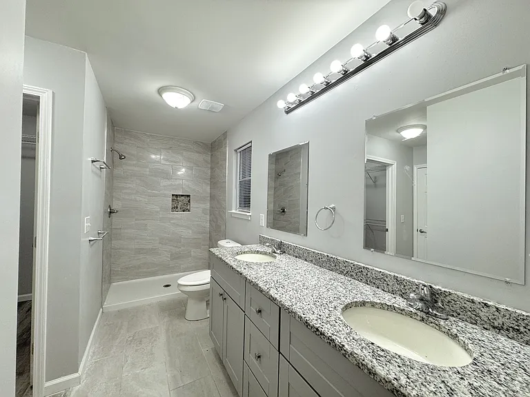 704 E Chestnut Ave — Photo 25