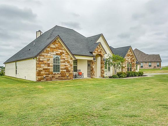 2nd image of 209 Canyon Creek Cir