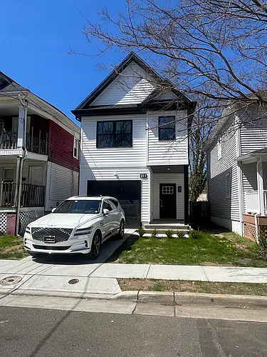 211 De Witt Ave Photo 1